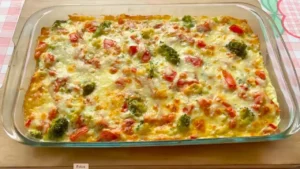 A omelete de legumes low carb é uma receita prática para substituir o jantar ou...