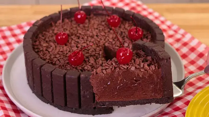 Torta de Chocolate Fácil e Sem Forno