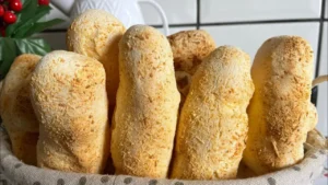 Biscoito de Flocão com Crostinha de Queijo Crocante e Macio por Dentro