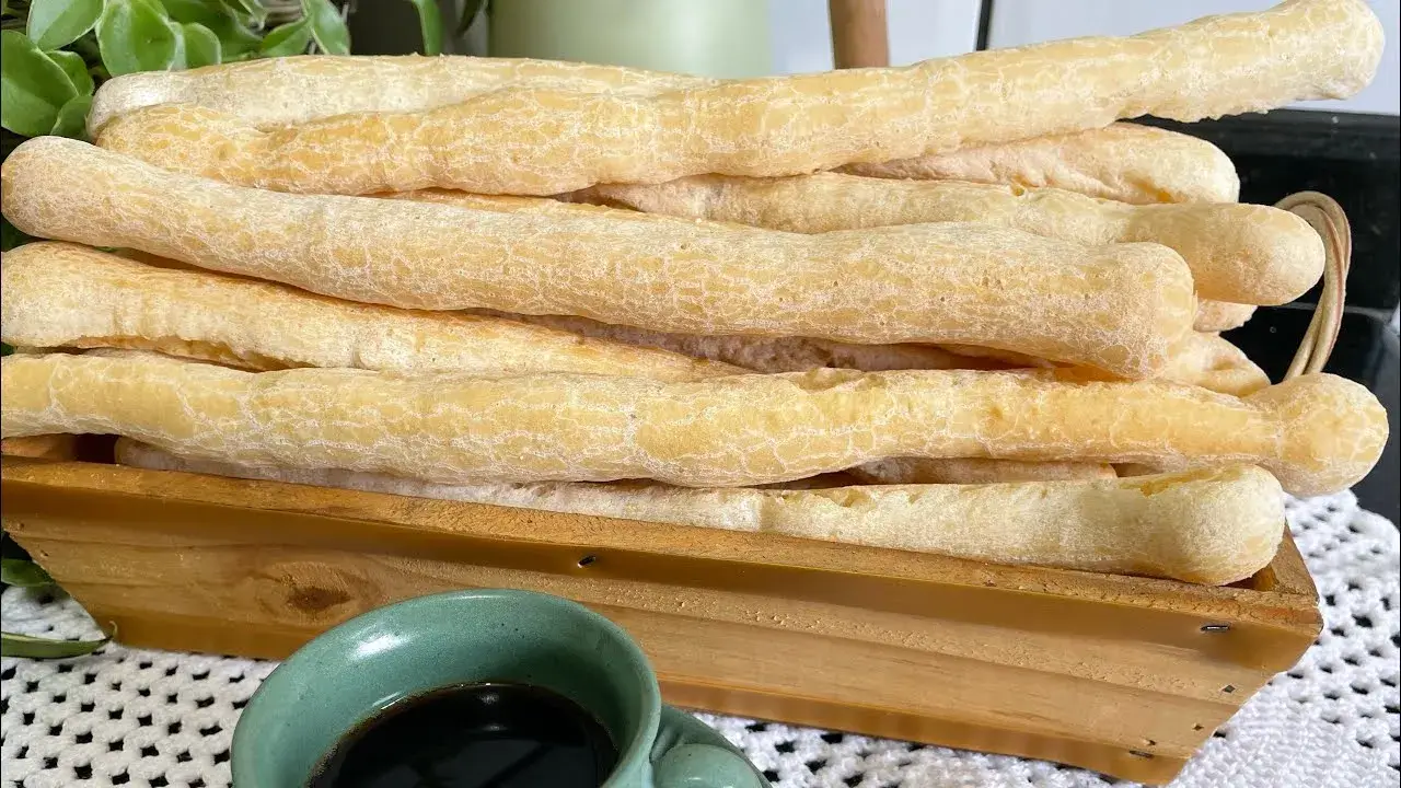 Biscoito de Polvilho Crocante Fácil para Fazer em Casa e Servir com Café