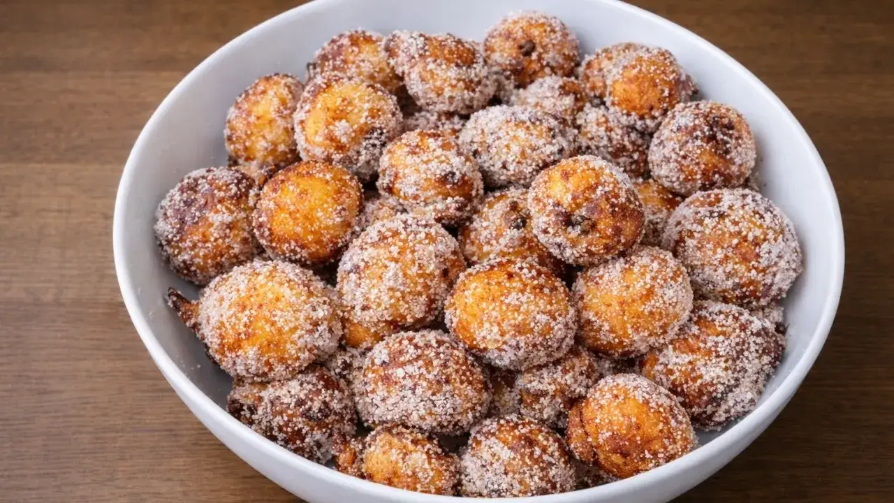 Bolinho de Chuva com Açúcar e Canela Fácil para Servir com Café