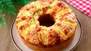 Bolo Salgado de Presunto e Queijo Fofinho: Receita Fácil para o Lanche