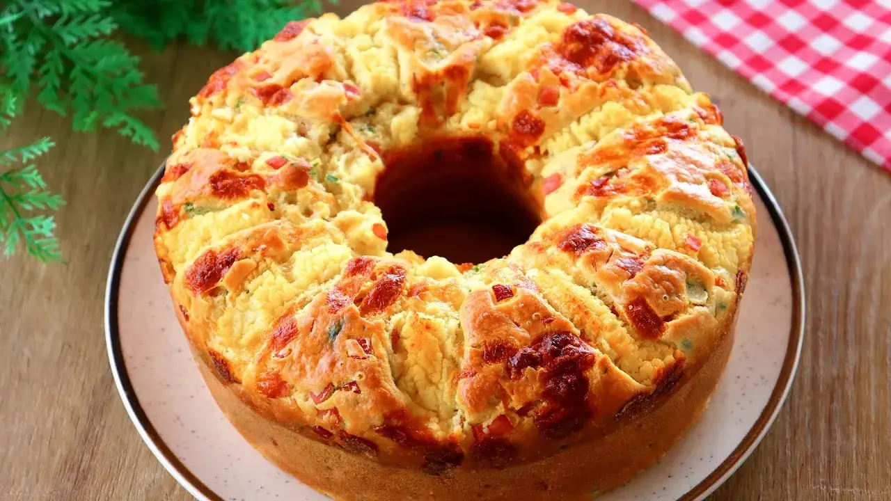 Bolo Salgado de Presunto e Queijo Fofinho: Receita Fácil para o Lanche
