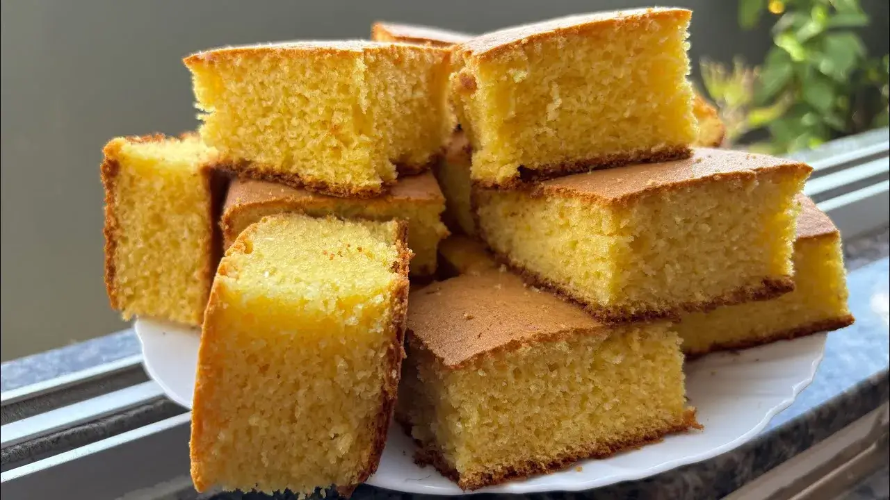 Bolo de Fubá Fofinho com Creme de Leite Fácil para o Café