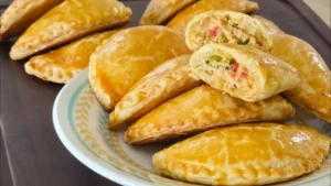 Pastel de Forno com Frango Cremoso Fácil e Massa Quebradiça