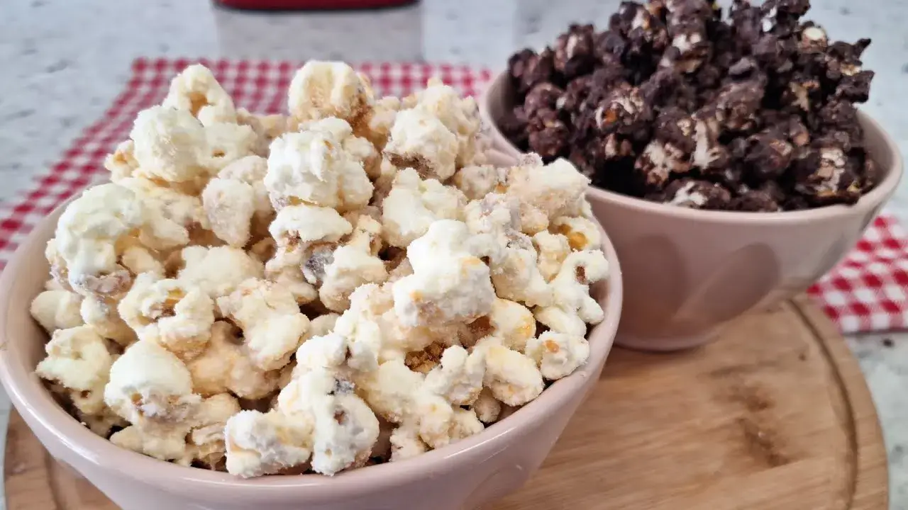 Pipoca Gourmet com Chocolate e Leite em Pó Fácil de Fazer em Casa