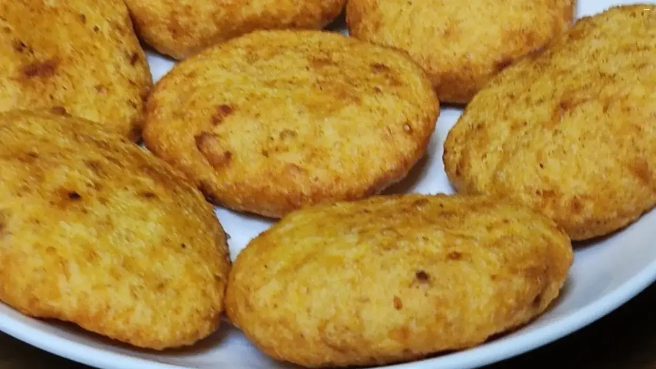 Salgado de Milho Verde Frito Crocante e Fácil de Fazer em Casa