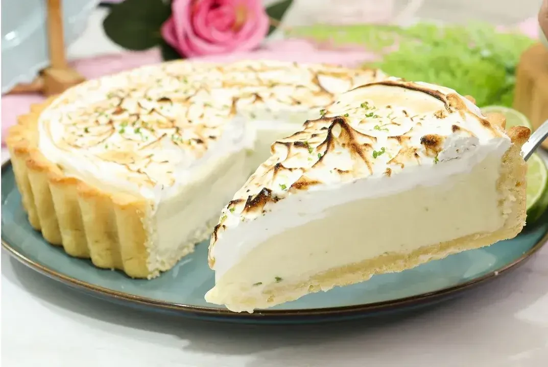 Torta de Limão com Massa Sablé Crocante e Mousse Bem Cremosa