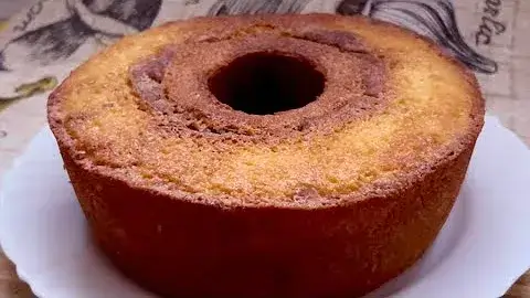 Bolo Amanteigado com Canela Fofinho e Grande para o Café