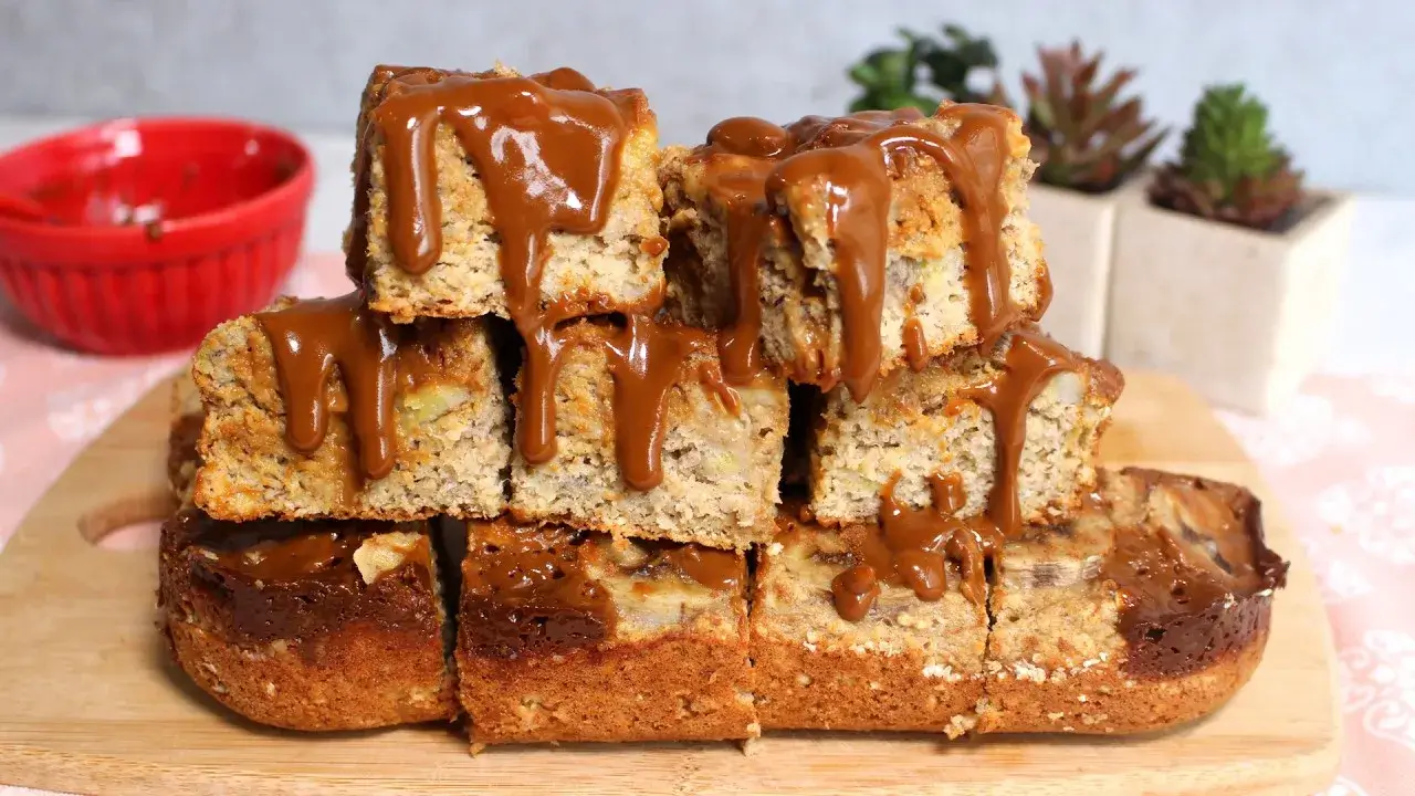 Bolo de Banana com Aveia sem Açúcar e sem Trigo Fácil e Úmido