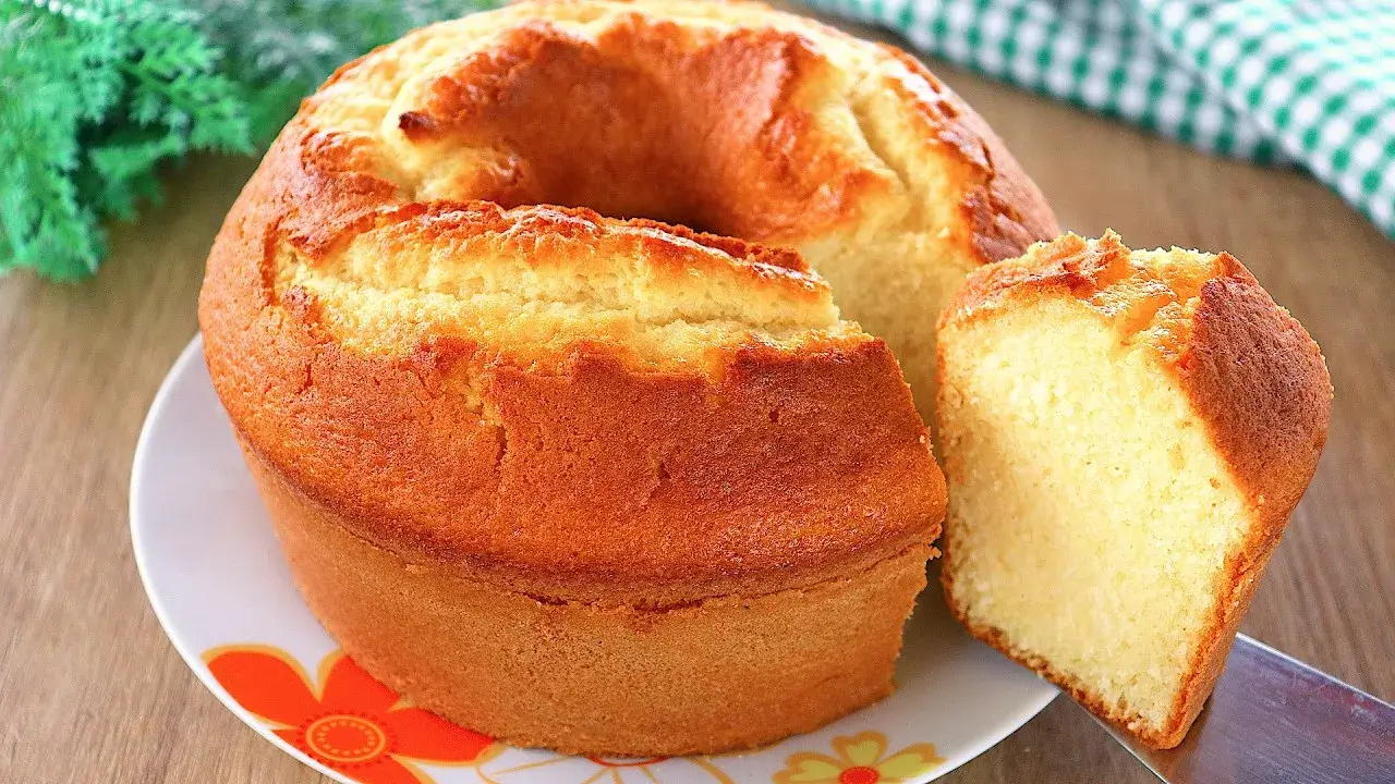 Bolo de Trigo Fofo e Alto para o Café com Poucos Ingredientes