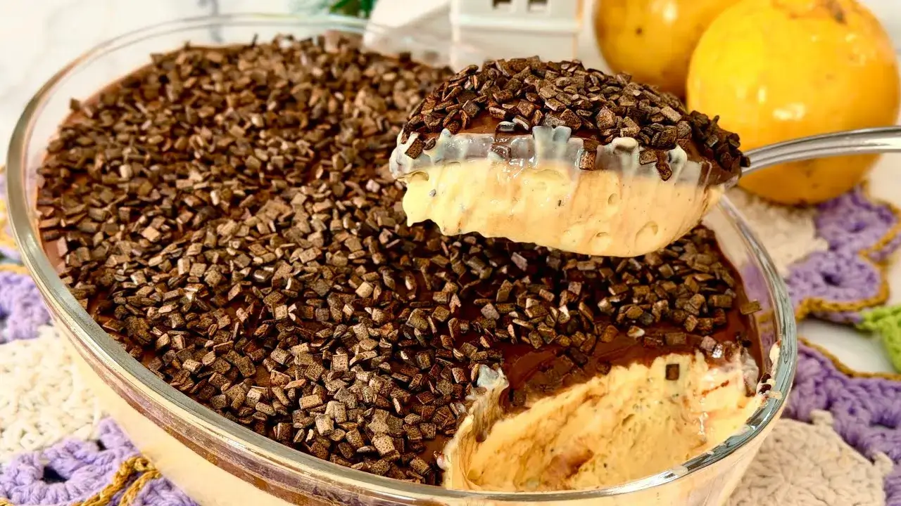 Mousse de Maracujá com Ganache: Sobremesa Gelada Cremosa que Encanta em Qualquer Mesa