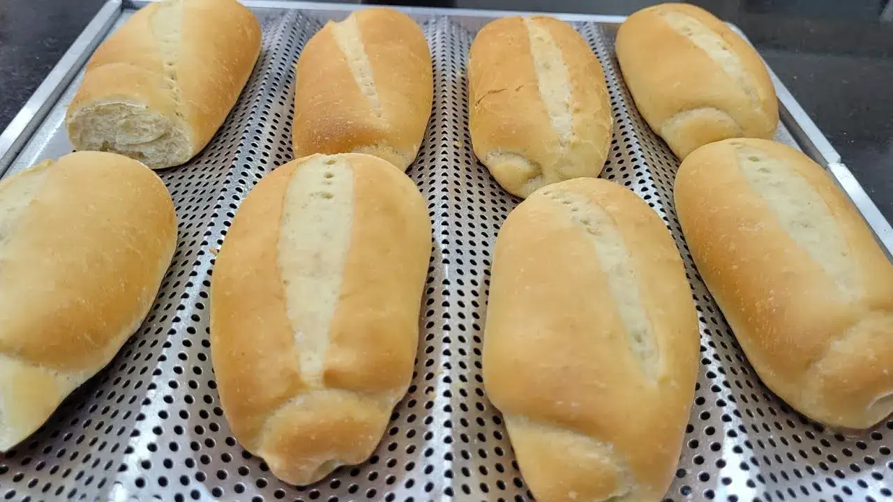 Pão Francês Caseiro Crocante com Água Gelada Fácil de Fazer