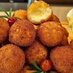 Bolinha de Queijo sem Massa com Poucos Ingredientes: Petisco Crocante e Fácil de Fazer